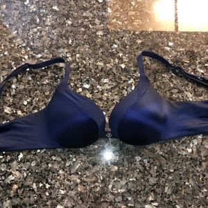 Victoria’s Secret bombshell push-up bra